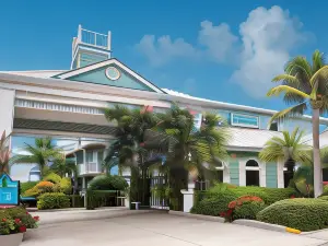 Capt Hirams Resort