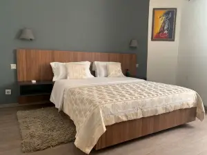 Hotel Nina
