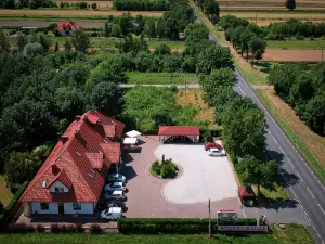 GOŚCINIEC Nad NARWIĄ - Airport Modlin