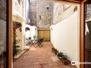 Macarena's House