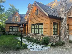 Storybook Pines — A Lakefront Family Reunion Retreat