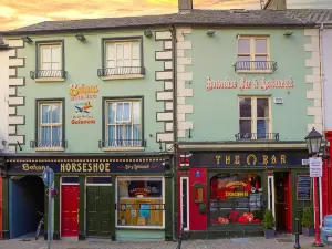 Behan's Horseshoe Bar & Restaurant