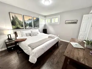 The Riverside- Waterfront & Boat Dock Space