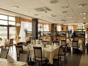 Hotel Sens