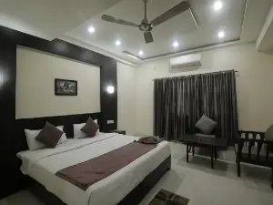 Hotel Silver Shine