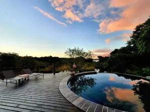 Makakatana Bay Lodge