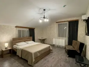 Hotel West Face