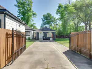 Sleek & Cozy Greenwood Studio Cottage!