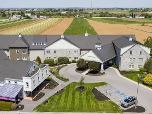 Amish View Inn & Suites