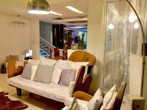 Date and Dine Residences