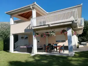 Riverside Guesthouse