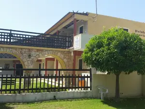 Pelekanos Apartments