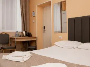 Tsentralnaya Vertikal Hotel
