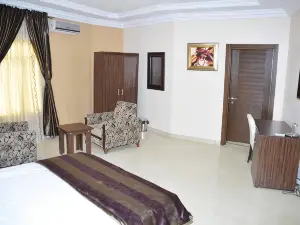 Adachukwu Hotel and Suites