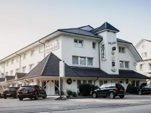 슐로슈파크 호텔 호프 본 울덴부르크