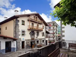Hostal Musunzar