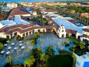 Unique Club at Lopesan Costa Bávaro Resort