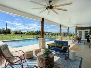 Private home with pool on 3+ acres within 15 minutes of Round Top & Brenham!