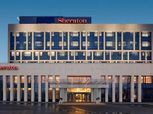 SHERATONPLAZA Ufa Congress Hotel (Шератон Плаза Уфа Конгрессбывш. Краун Плаза Уфа Конгресс)