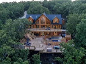 3-Tier Deck + Putting Green + Steam Sauna  Private Lake Eufaula Escape