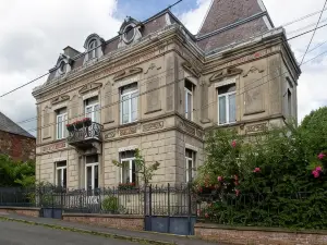 Le Petit Chateau