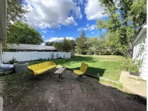 • Lively Cottage 2 King Beds 4 Bed 2 Bath •