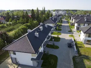 Marina I Dom Rodzinny - Basen ZEWNĘTRZNY, Kort Tenisowy, SIŁOWNIA, Plac Zabaw, Boisko - 365Pam