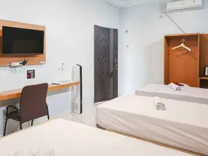 Urbanview Hotel JD Luxury Brebes