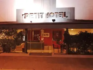 Petit Hotel