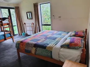 Purple Hen Country Lodge