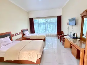 Caredek Hotel