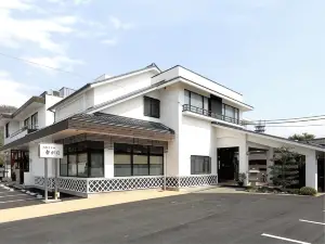 Rakusuien