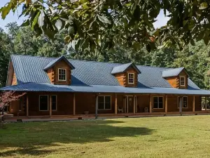 4500 sq ft Secluded Log Cabin Home on 17 acres