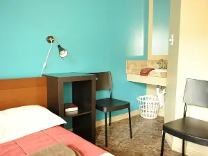 蜂蜜村的卡梅洛特旅館