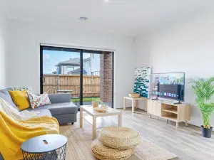 Charming 3-Bedroom Retreat in Junction Village