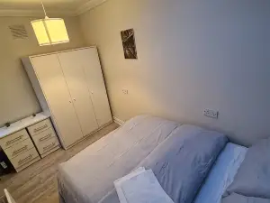Private Apartment (Flat 2)