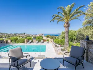 La Villa Calvi