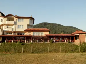 Family Hotel Daisy