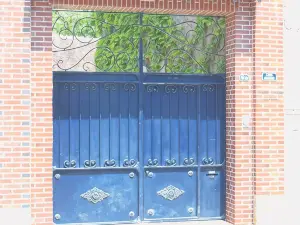 Les Bains Bed & Breakfast