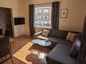 Railside Track Apartment (OJ1-2)