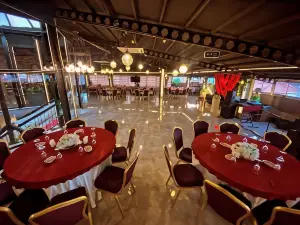 Yucel Hotel