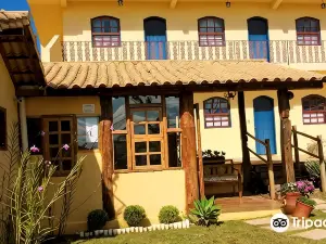 Pousada Luz do Sol, Com Piscina, Quartos Amplos e confortáveis No Centro de Carrancas