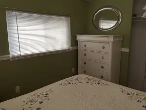 Newly Decorated 2BR Cottage Lavallette, Sleeps 5, I/O Shwrs, A/C,Wi-Fi W/D