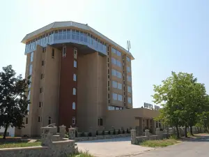 Hotel Feni