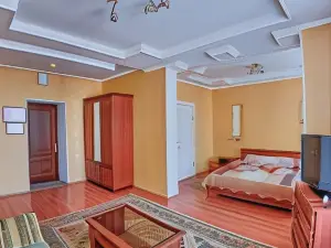 Gostinitsa Tselinnaya