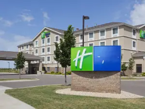 Holiday Inn Express & Suites ROGERS by IHG