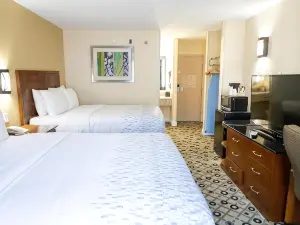 Days Inn by Wyndham College Park Atlanta Airport South