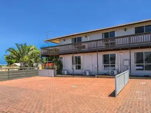 Sunrises Kalbarri, entire large family home
