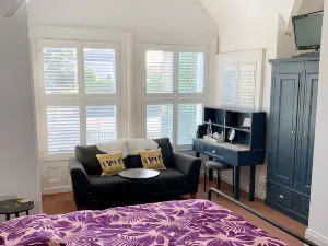 Derrin Guest House