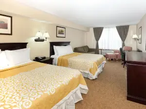 戴斯套房酒店-塔克/北湖
